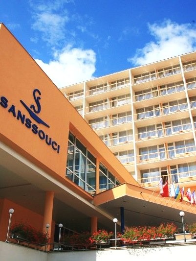 fasad-san-susi Самые бюджетные санатории и отели в Карловых Варах